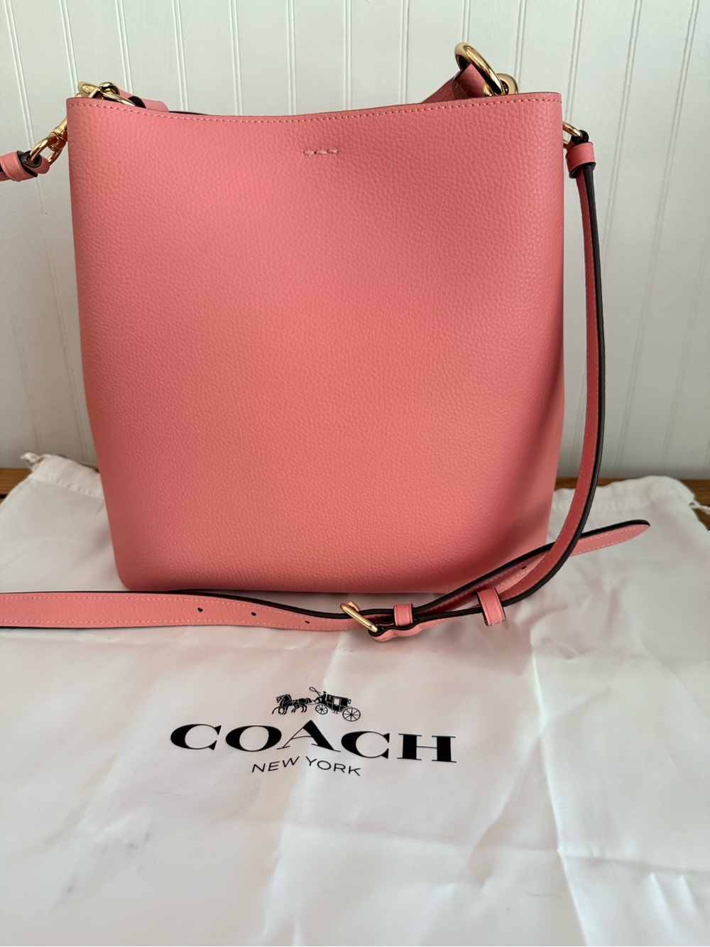 Coach Town Bucket bag in Bubblegum pink! - Picture 6 of 9